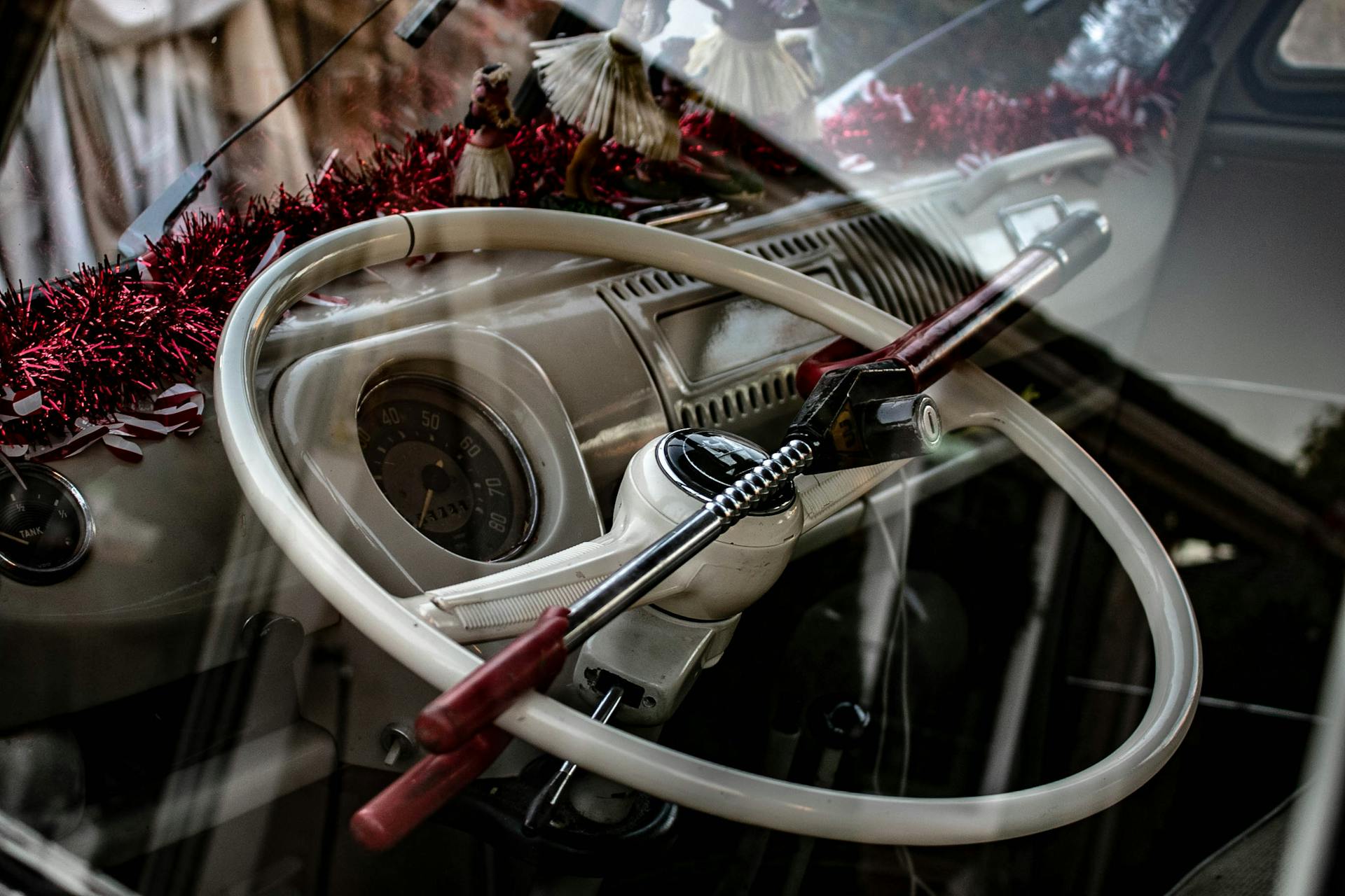 Outsmart Tech-Savvy Thieves: Prevent Car Theft Methods